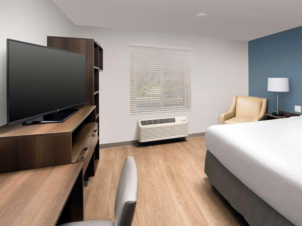 Woodspring Suites Seattle Redmond Room photo