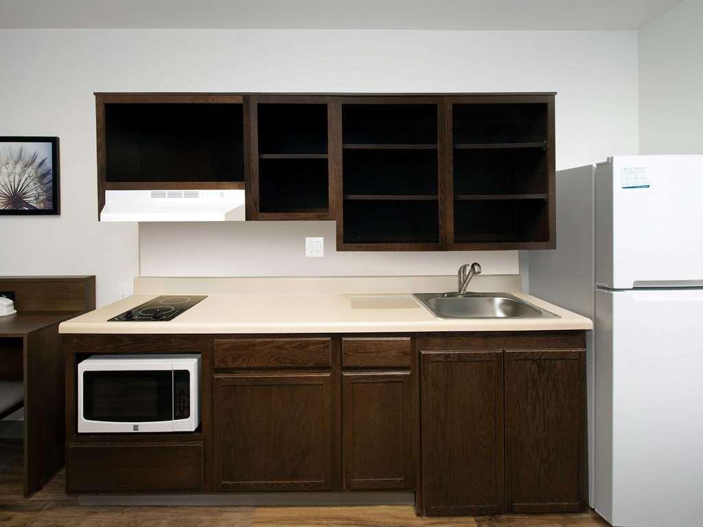 Woodspring Suites Seattle Redmond Room photo