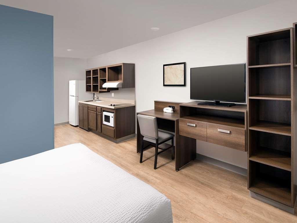 Woodspring Suites Seattle Redmond Room photo